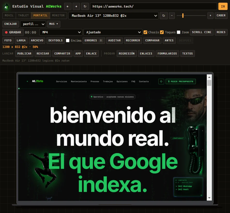 aeworks.tech en un MacBook Air 13 dentro de Estudio Visual AEWorks